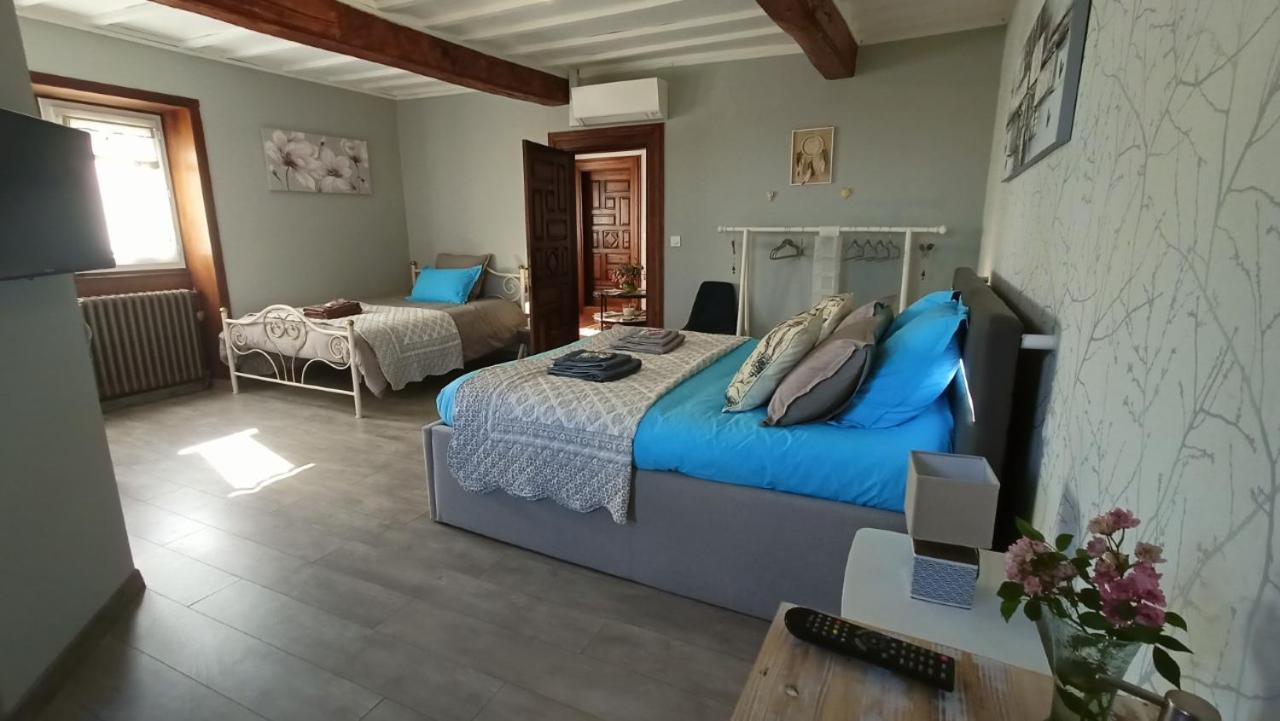 Chambres D'Hotes La Dame Fines Puybegon Buitenkant foto