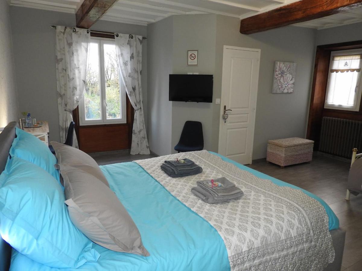Chambres D'Hotes La Dame Fines Puybegon Buitenkant foto